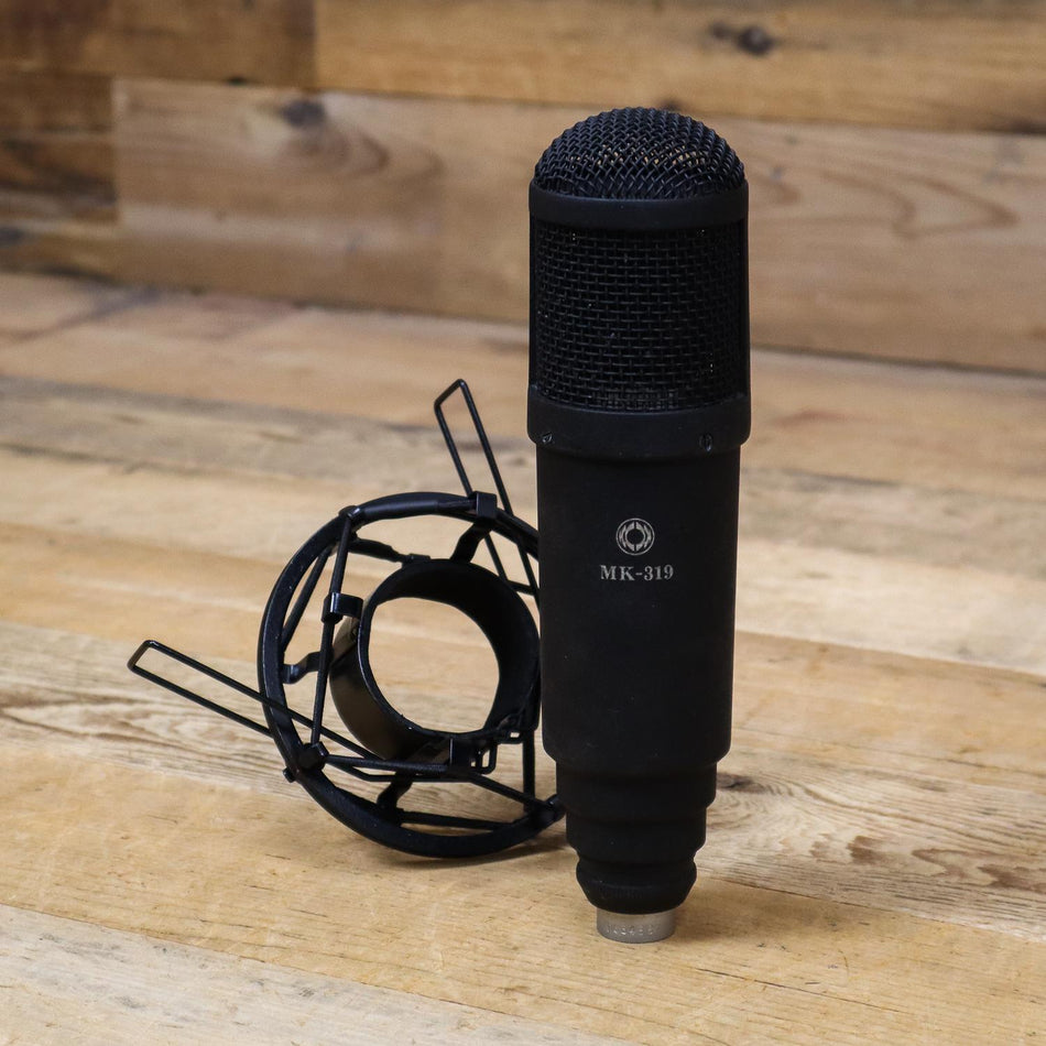 Oktava MK-319 Studio Condenser Microphone with Shockmount