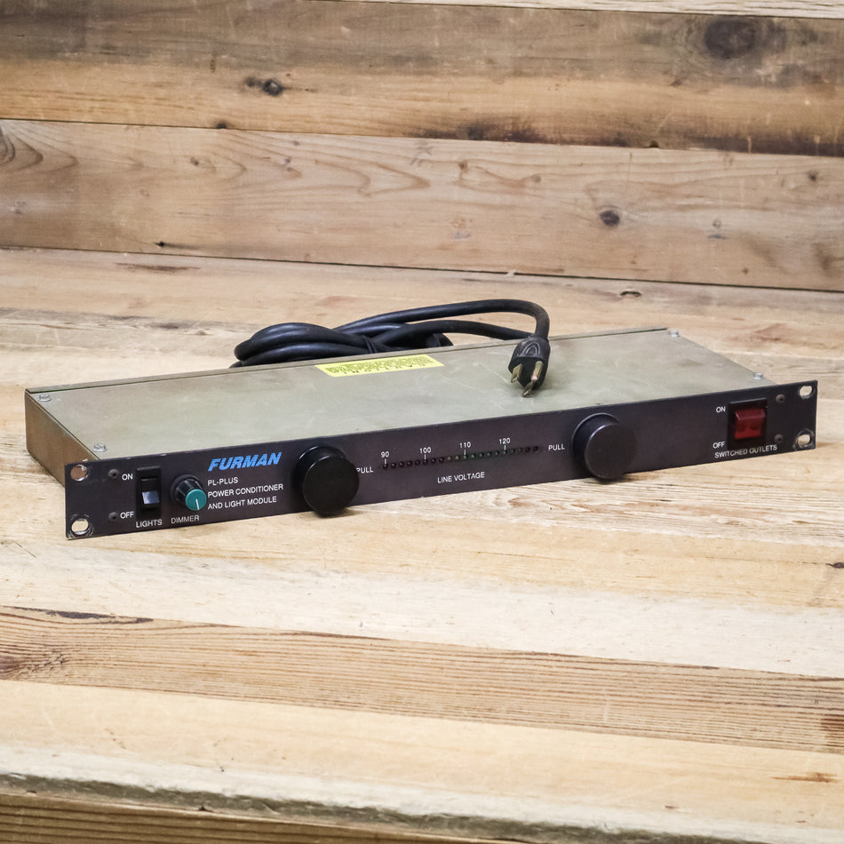 Furman PL-PLUS 8-Outlet Power Conditioner and Light Module