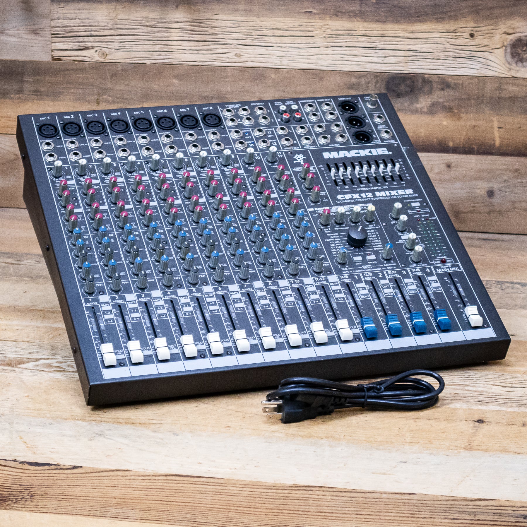 PAミキサーラック一式 MACKIE CFX12 ZOOM RFX2000 PAミキサーラック一式 MACKIE CFX12 ZOOM RFX2000 MACKIE CFX12 ZOOM