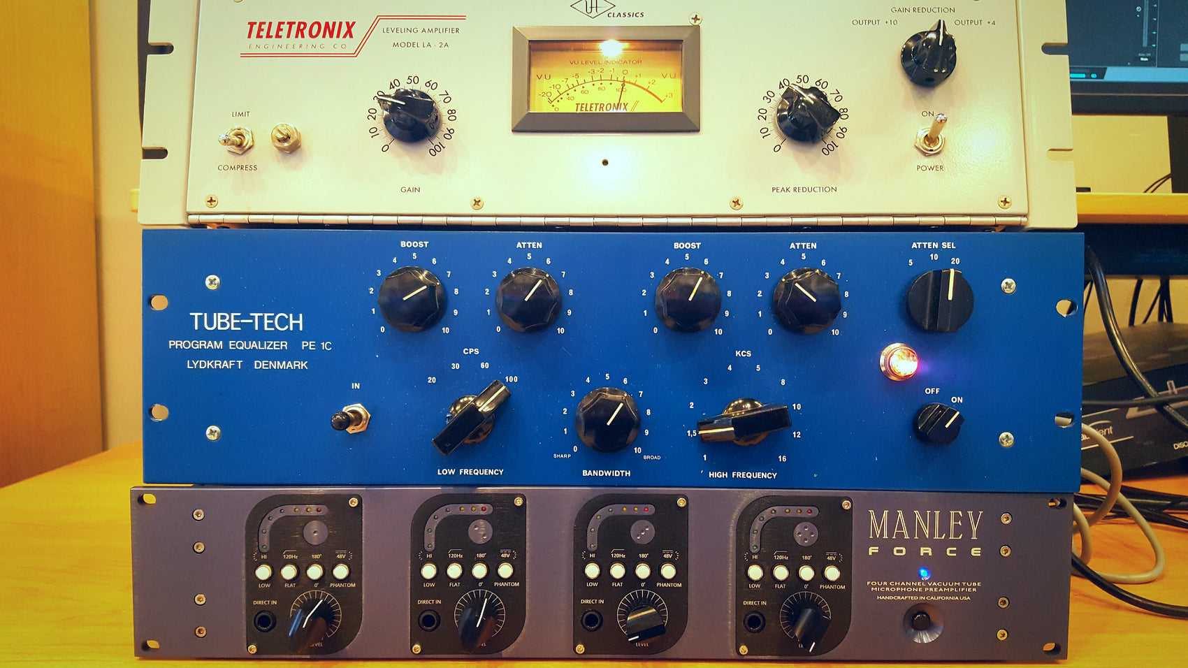 Tracking with Manley Force, Tube-Tech PE 1C and Teletronix LA-2A (UA Reissue)