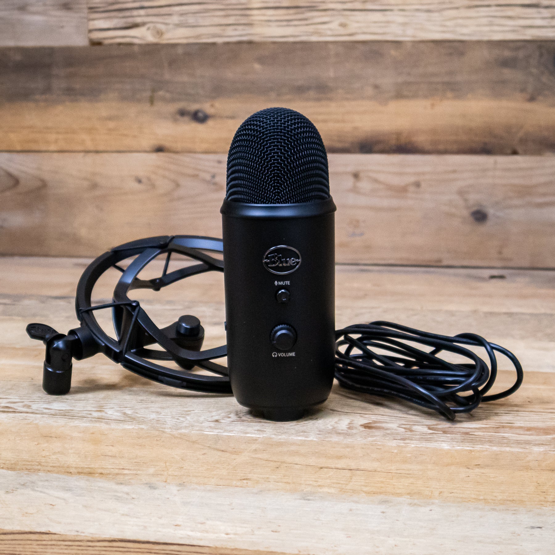 B-Stock Blue Microphones Black Yeti USB Microphone with Shock