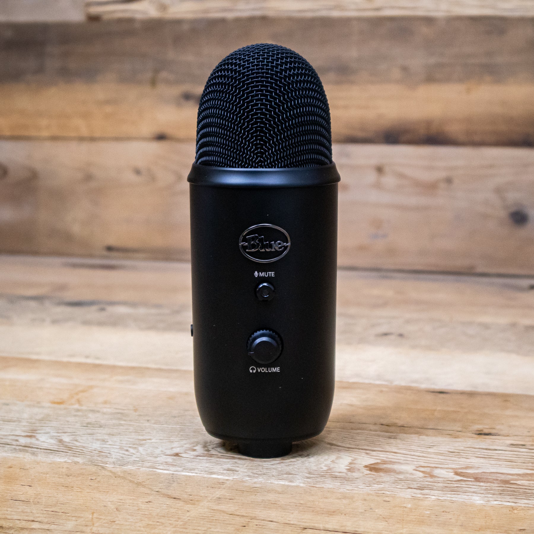 B-Stock Blue Microphones Black Yeti USB Microphone with Shock