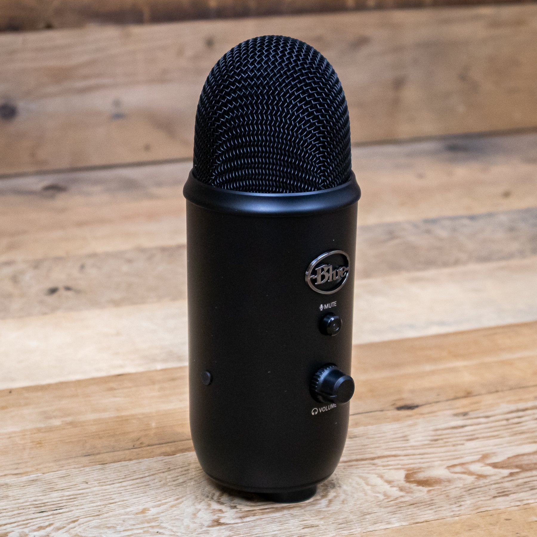 B-Stock Blue Microphones Black Yeti USB Microphone with Shock