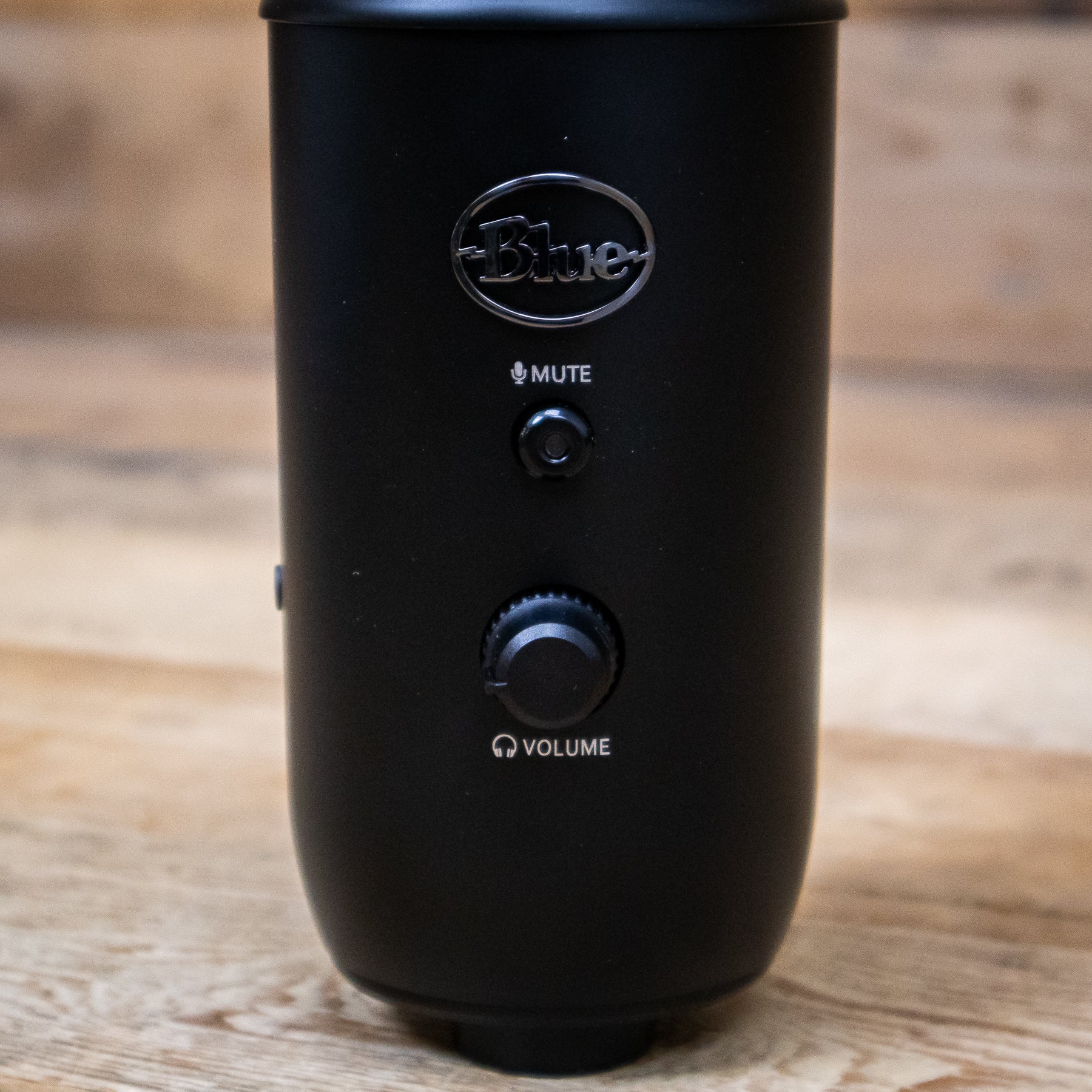 B-Stock Blue Microphones Black Yeti USB Microphone with Shock