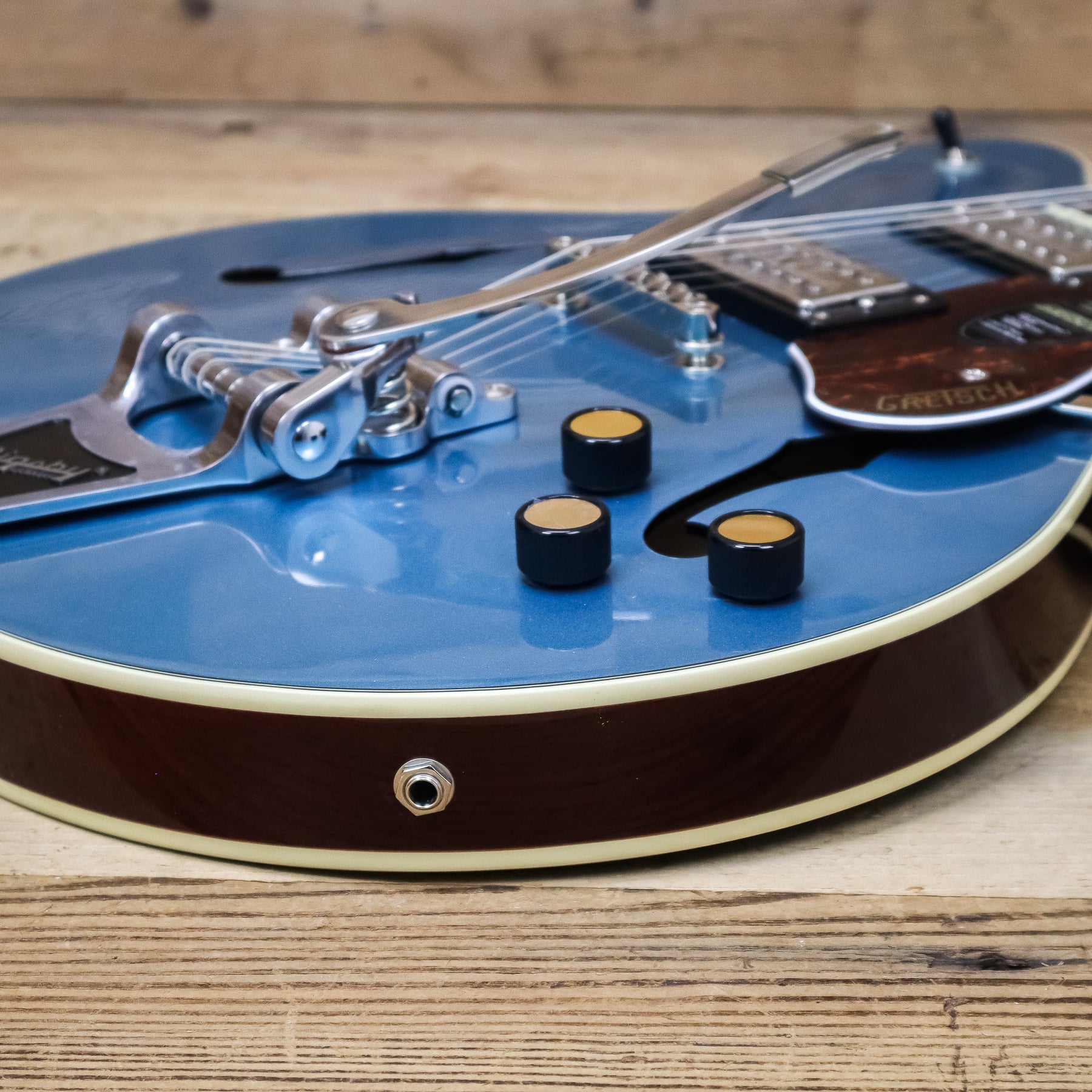 Open Box Gretsch G2622T Streamliner Center Block with Bigsby, Broad’Tron BT-3S Pickups, Arctic Blue