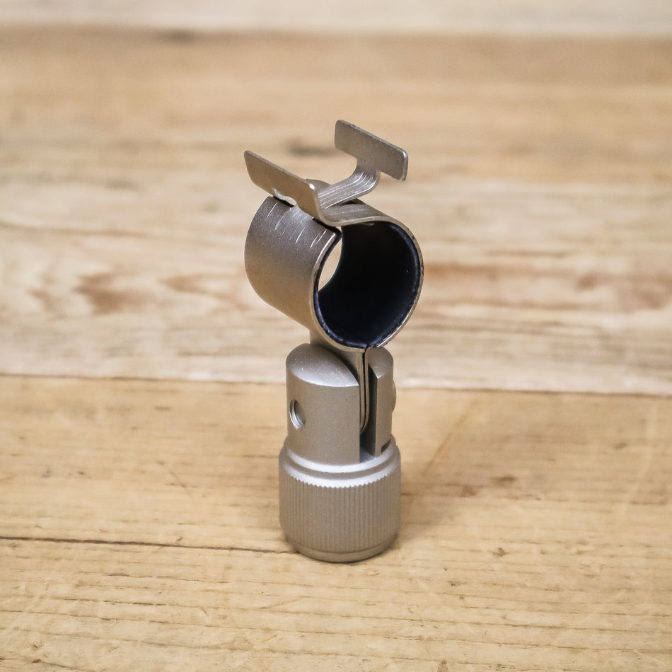 Oktava MK-012 Mic Stand Adapter Clip, Silver