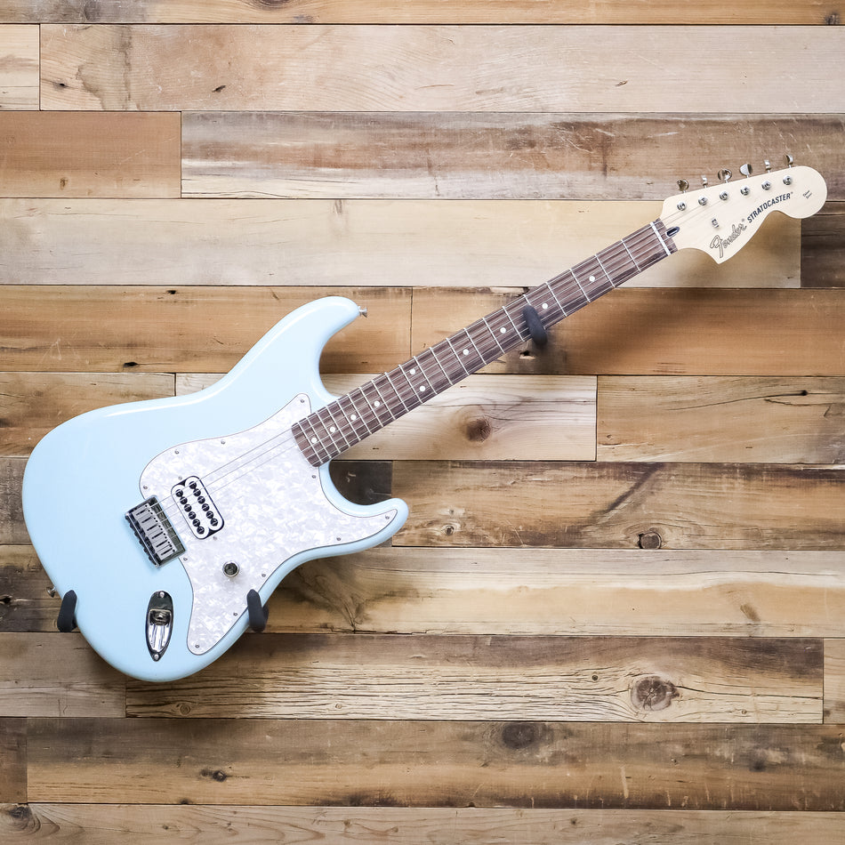 Fender Tom DeLonge Stratocaster Electric Guitar MIM, Daphne Blue