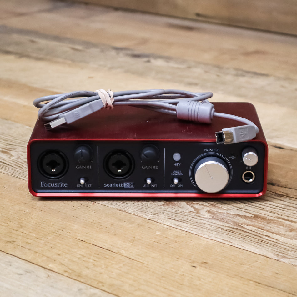 Focusrite Scarlett 2i2 USB Audio Recording Interface