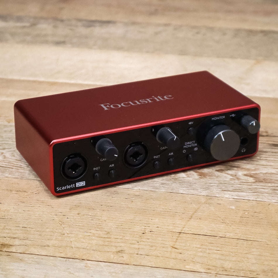 Focusrite Scarlett 2i2 (3rd Gen) USB Audio Interface