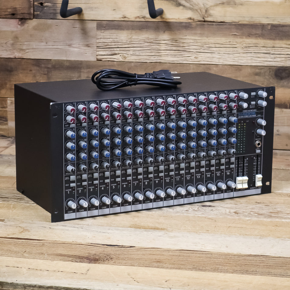 Mackie LM-3204 16-Channel Analog Rackmount Mixing Console