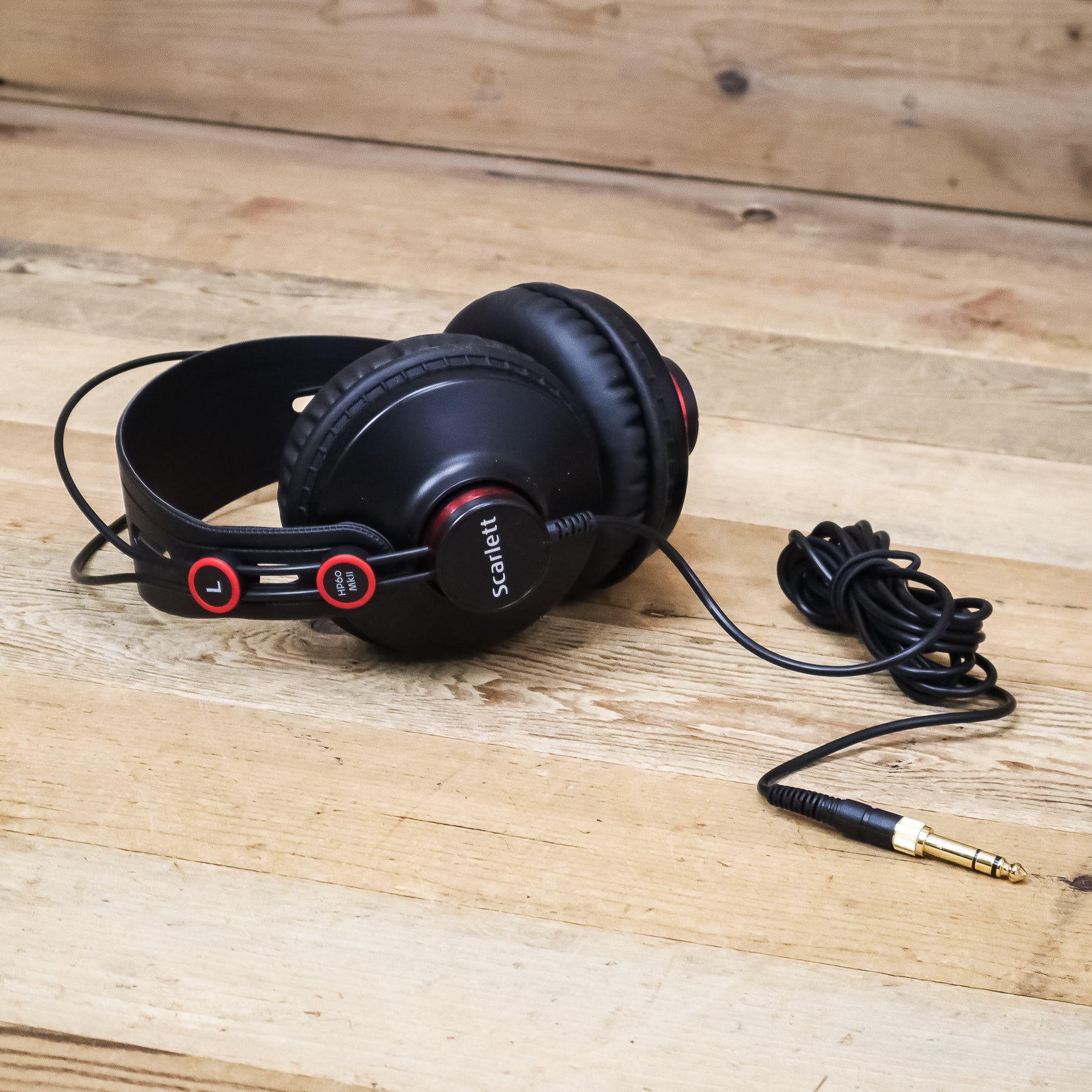 Focusrite-scarlett studio hp60 mkiiiヘッドセット,閉じた