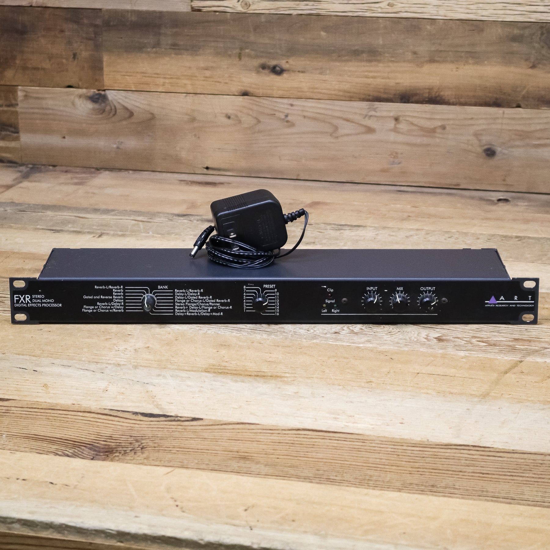 ギター ART Acoustic preamp /multi-effects ART ACOUSTIC GUITAR PREAMP and PROCESSOR PEDAL w EFFECTS