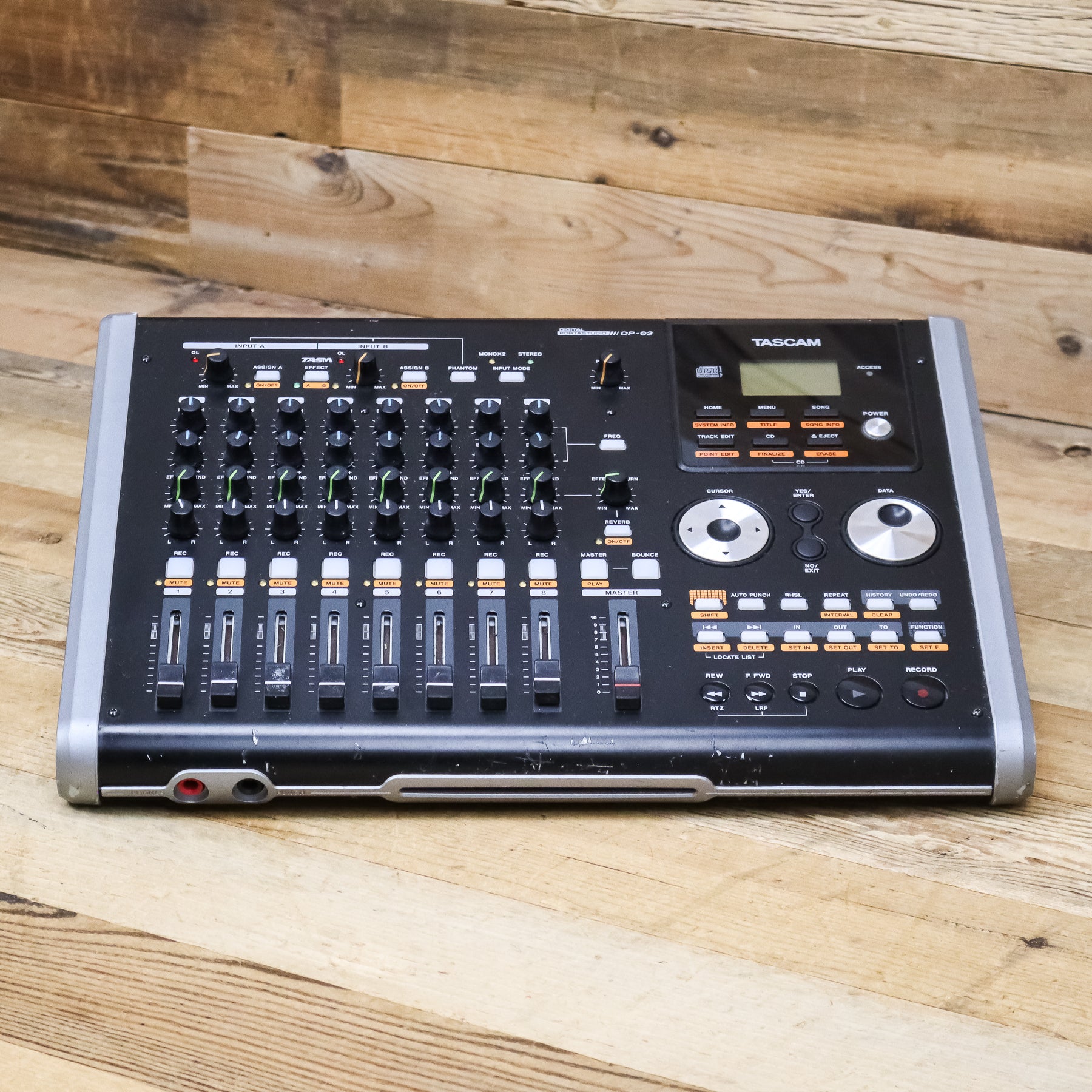 DP-02CF | DIGITAL PORTASTUDIO 8トラックCFカード MTR | TASCAM