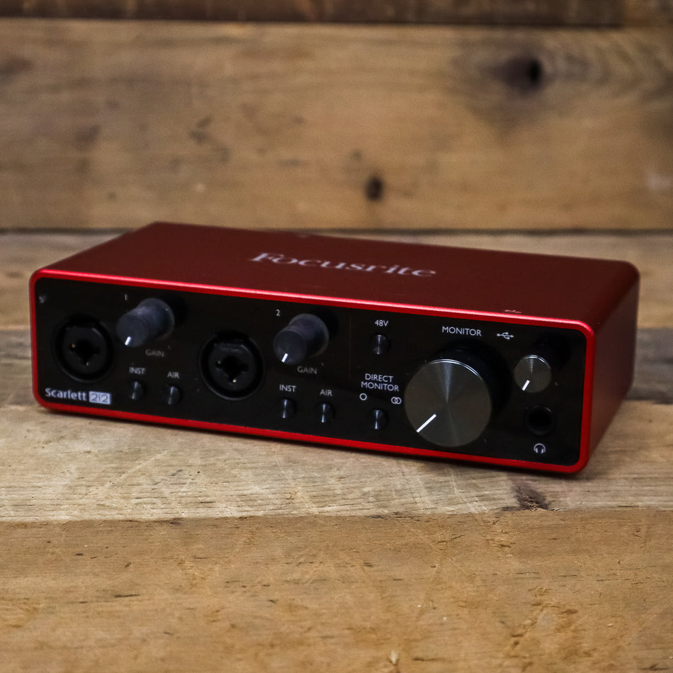 Focusrite Scarlett 2i2 (3rd Gen) USB Audio Interface