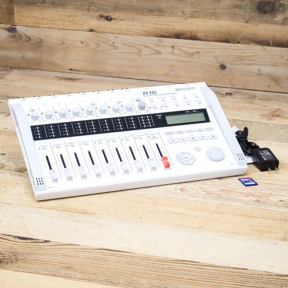Zoom R16 (R-16) Digital Multitrack Recorder