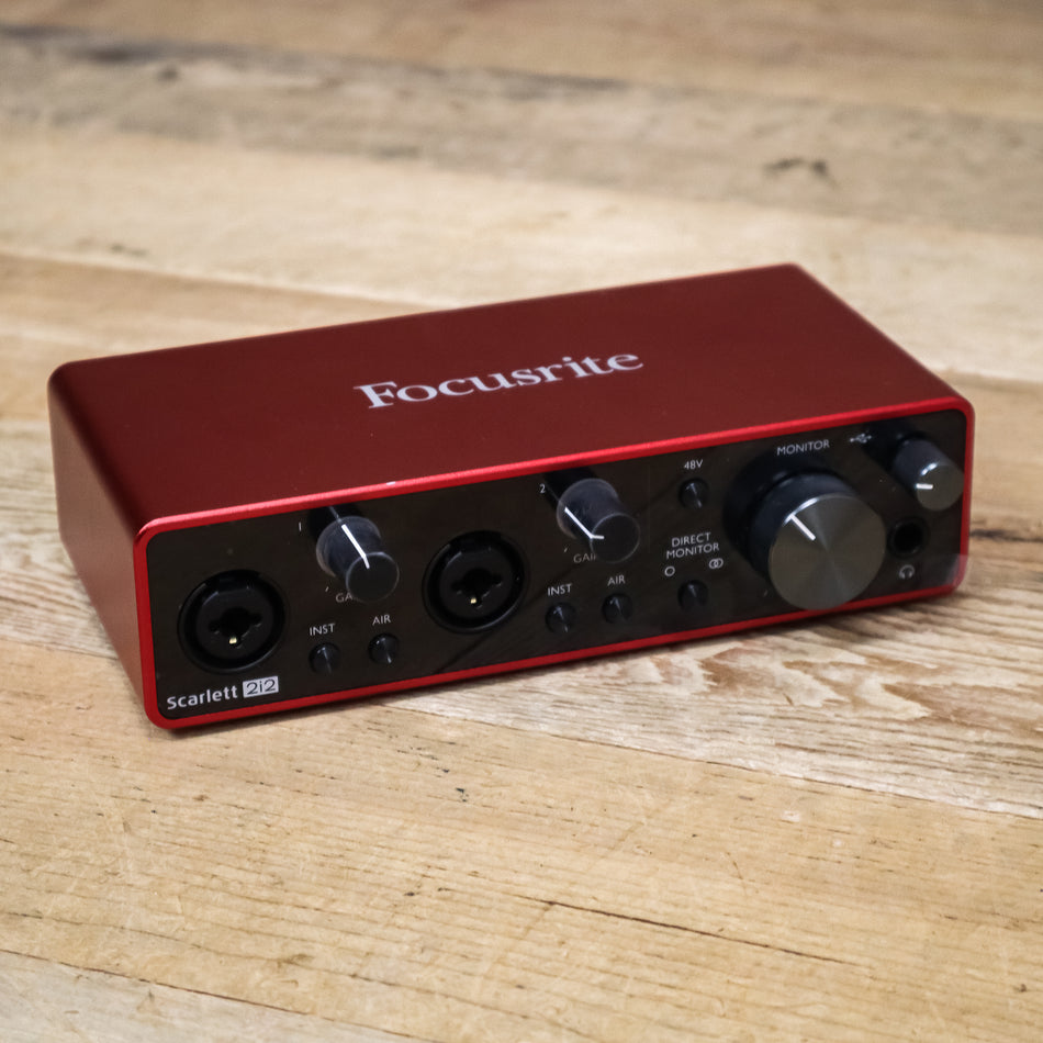 Focusrite Scarlett 2i2 (3rd Gen) USB Audio Interface