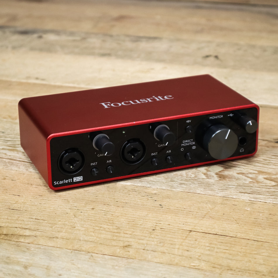 Focusrite Scarlett 2i2 (3rd Gen) USB Audio Interface