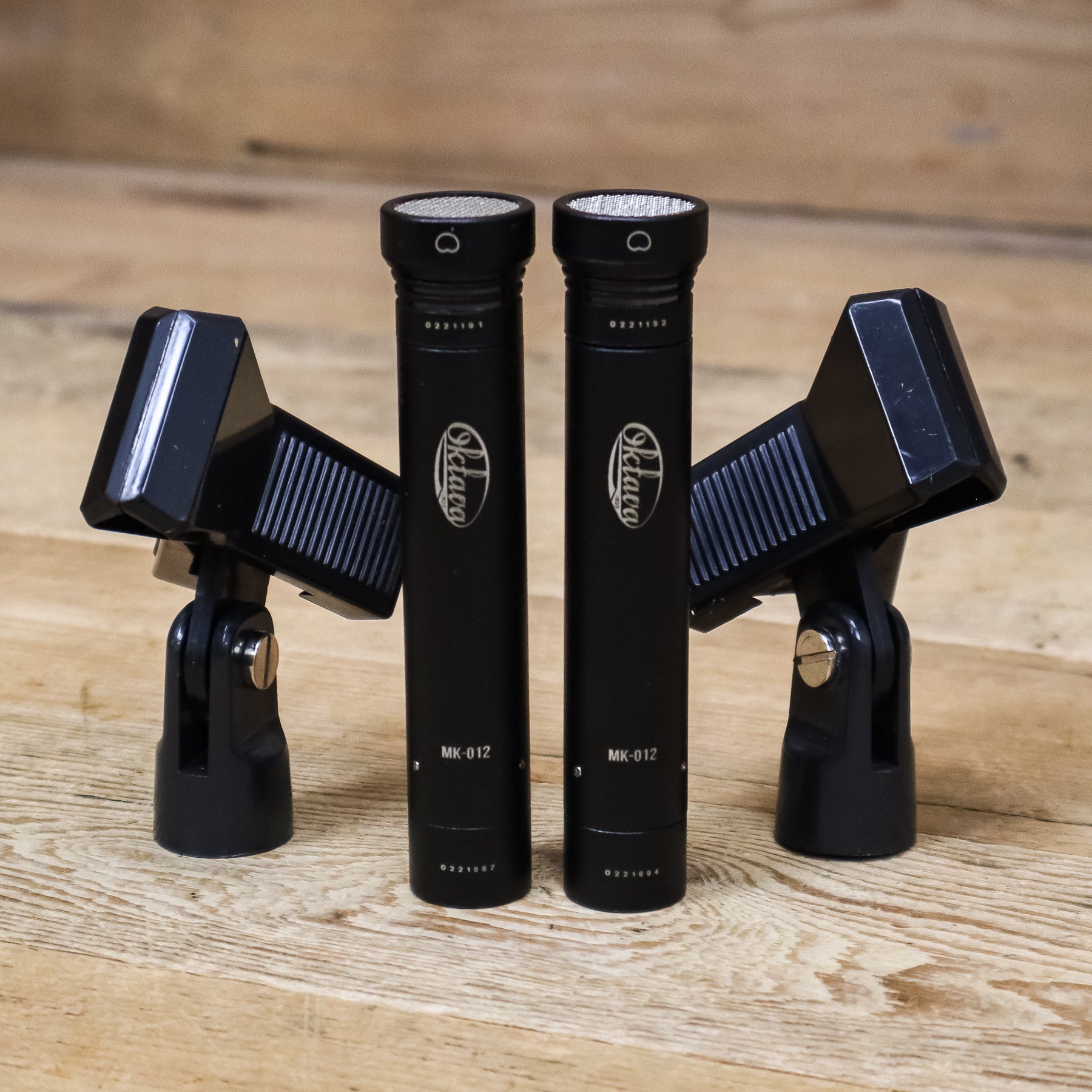 Oktava Black MK-012 Cardioid Condenser Microphone Stereo