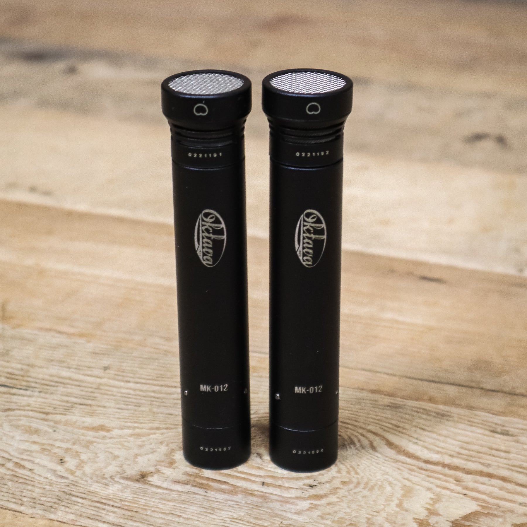 Oktava Black MK-012 Cardioid Condenser Microphone Stereo