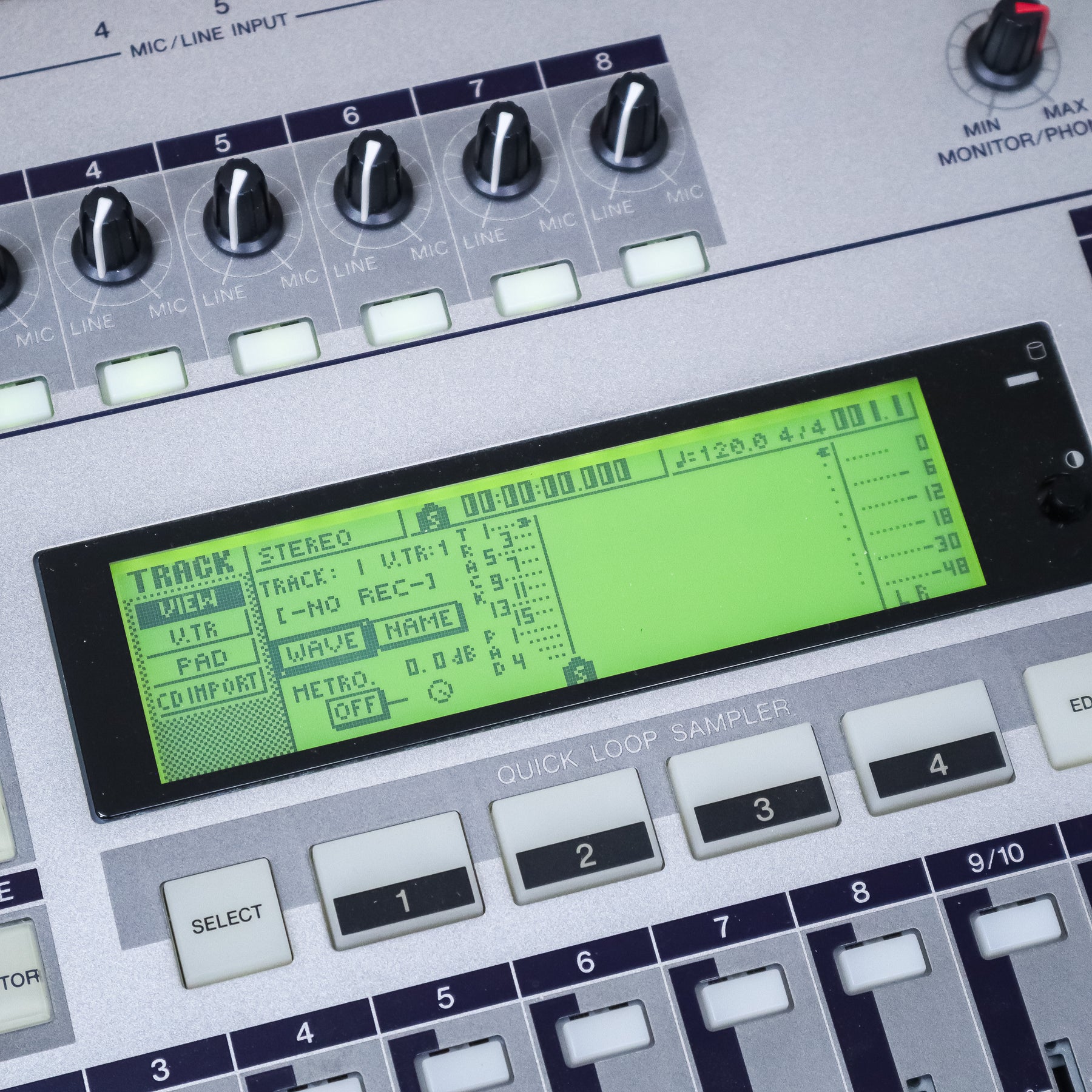 YAMAHA AW16G / CD−RW Yamaha AW16G 16-Track Workstation with CDRW | zZounds