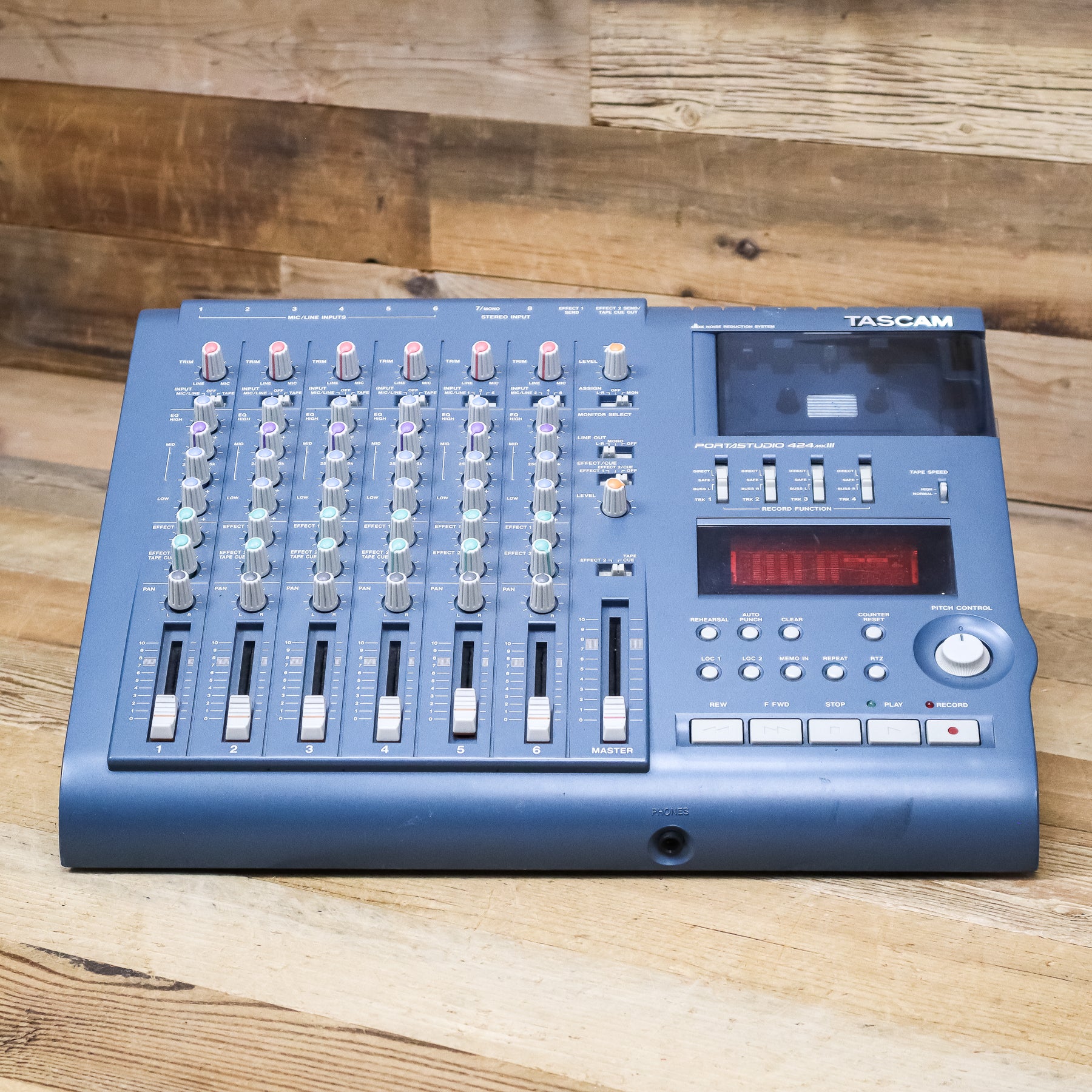 Tascam 424 MK3 Portastudio 4-Track Analog Tape Cassette