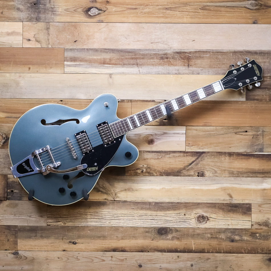 Gretsch G2622T Streamliner Center Block Double-Cut, Broad’Tron BT-2S Pickups, Stirling Green