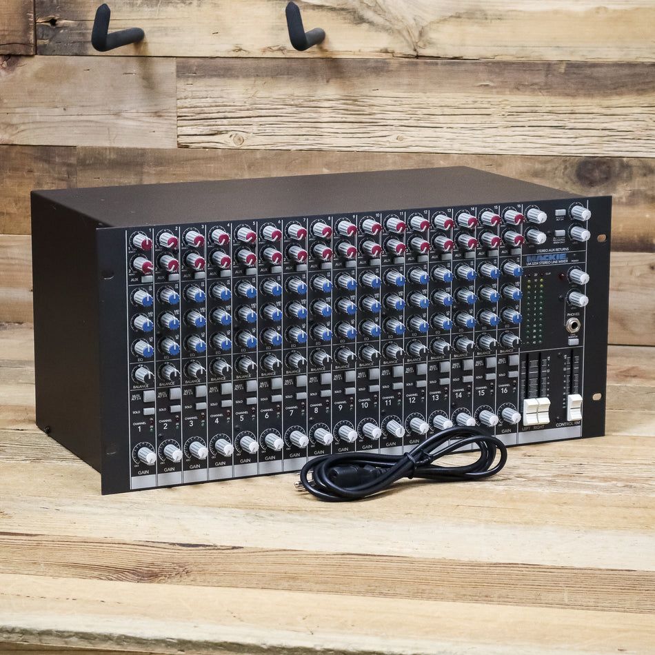 Mackie LM-3204 16-Channel Analog Rackmount Mixing Console