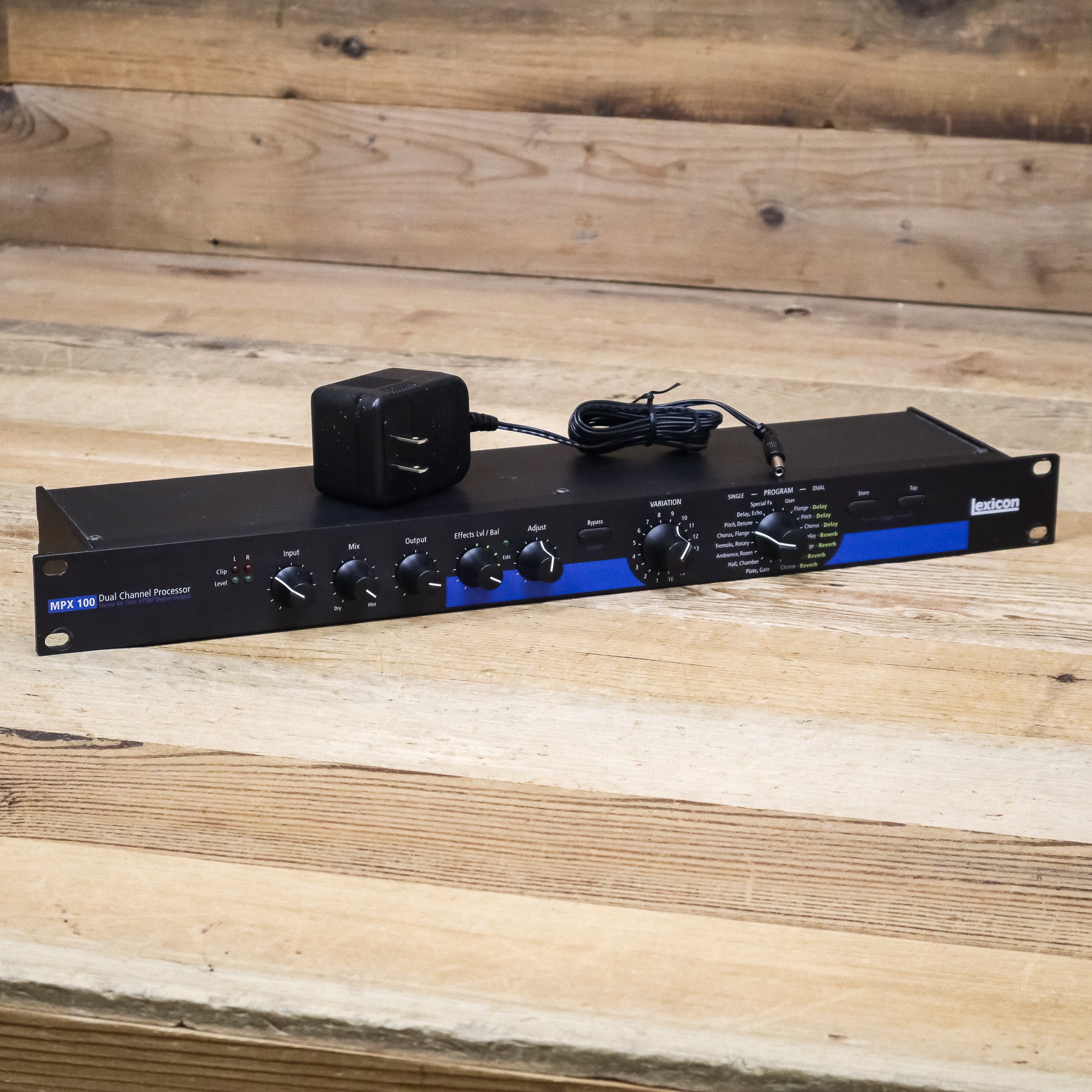 U262717-2.jpg?v=1757449875&