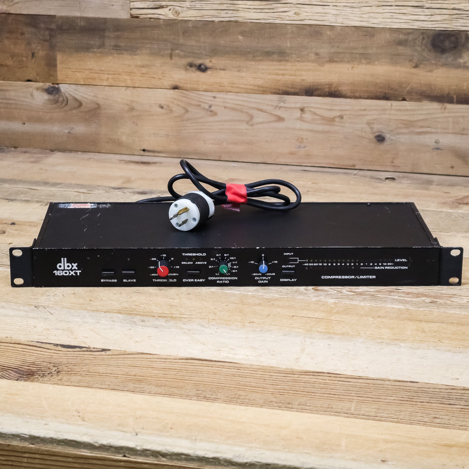 DBX 160XT ２台セット dbx 160XT Compressors, stereo pair, sequential serial numbers, set