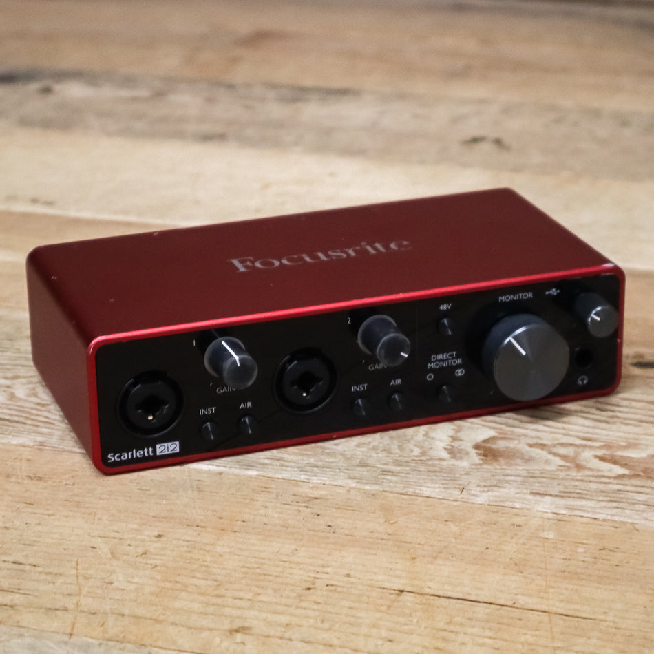 Focusrite Scarlett 2i2 (3rd Gen) USB Audio Interface