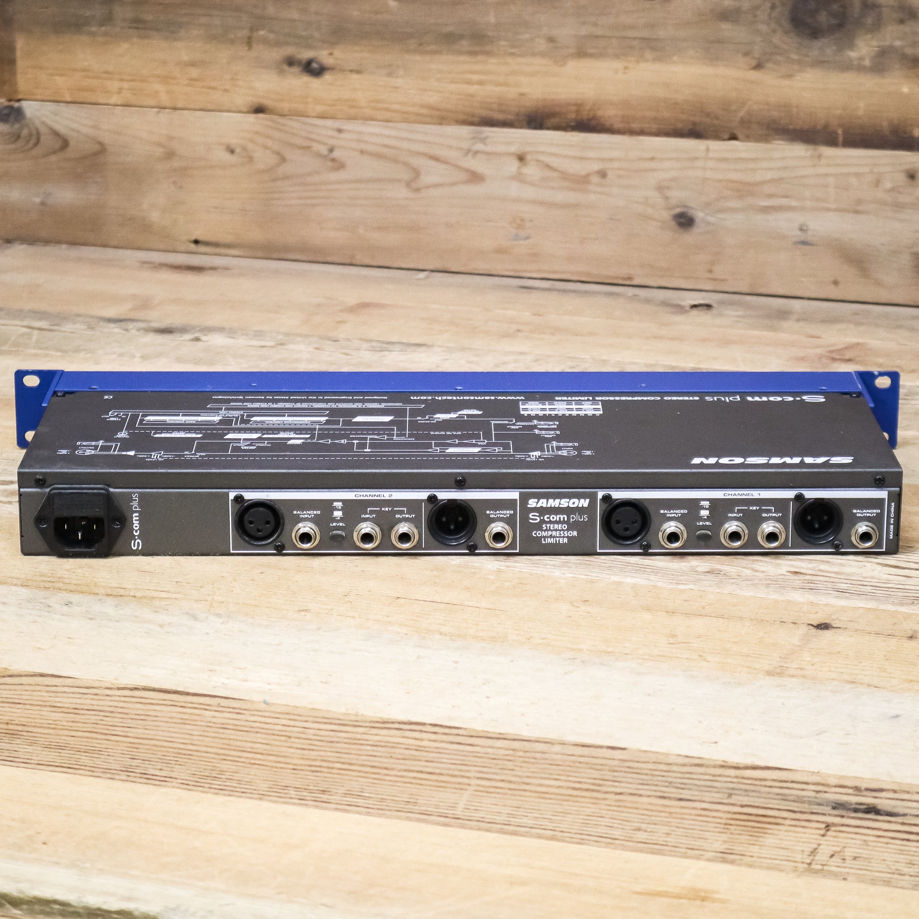 U263698-8.jpg?v=1759443363&