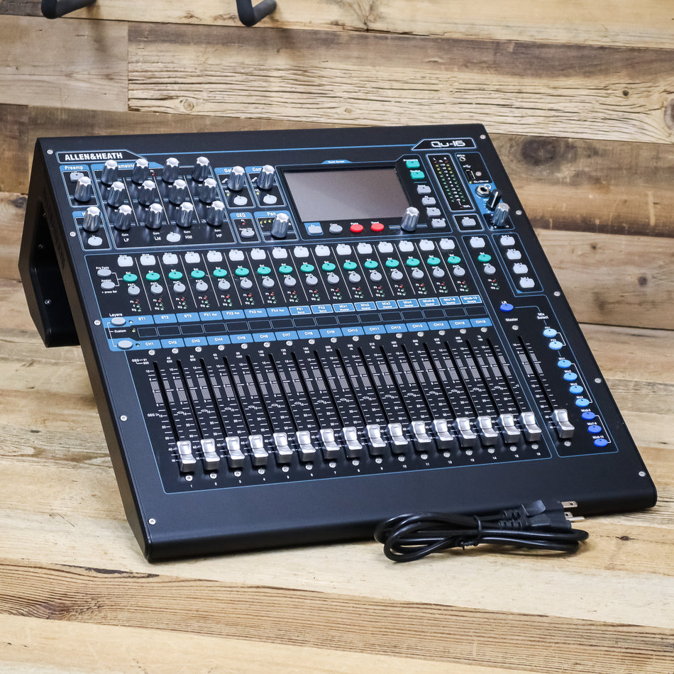 Allen & Heath QU-16 (QU16) Compact 22in/12out Digital Mixer