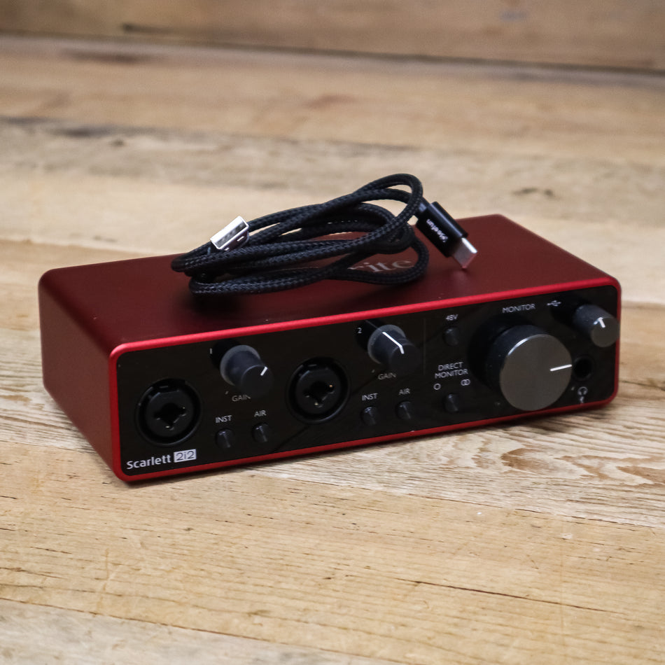 Focusrite Scarlett 2i2 (3rd Gen) USB Audio Interface
