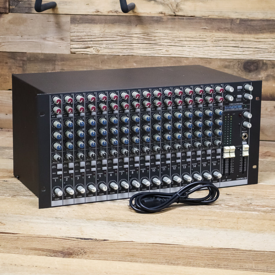 Mackie LM-3204 16-Channel Analog Rackmount Mixing Console
