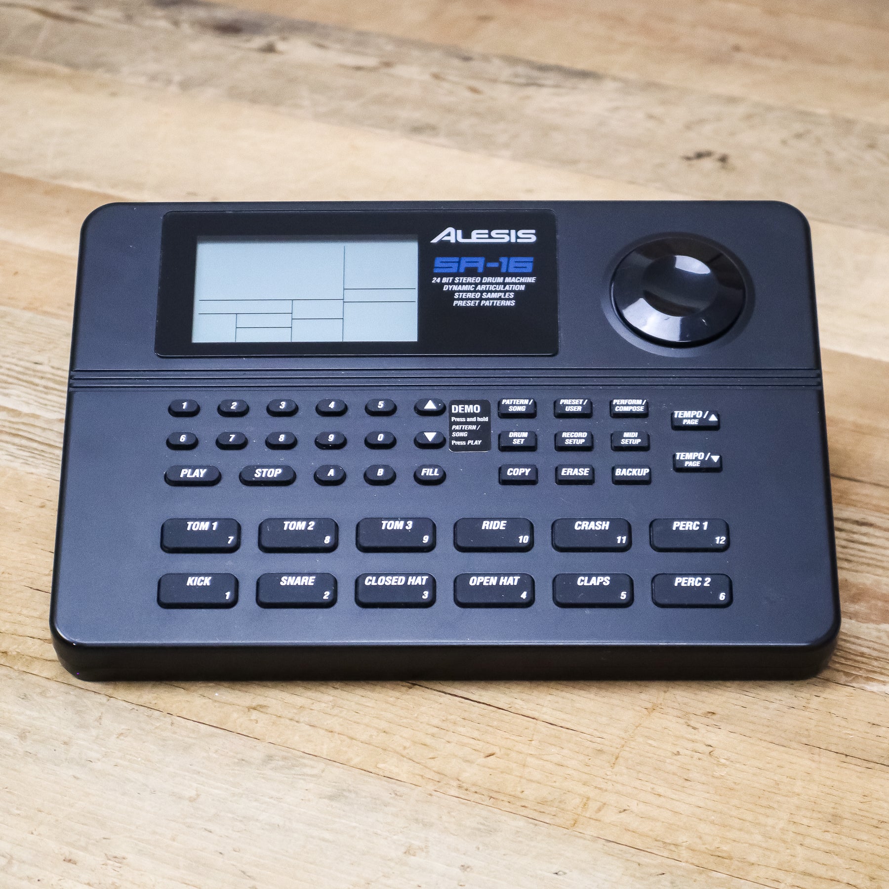 Alesis SR-16 (SR16) Classic Drum Machine – Pixel Pro Audio
