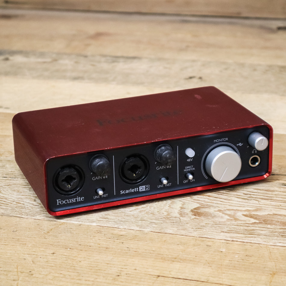 Focusrite Scarlett 2i2 USB Audio Recording Interface