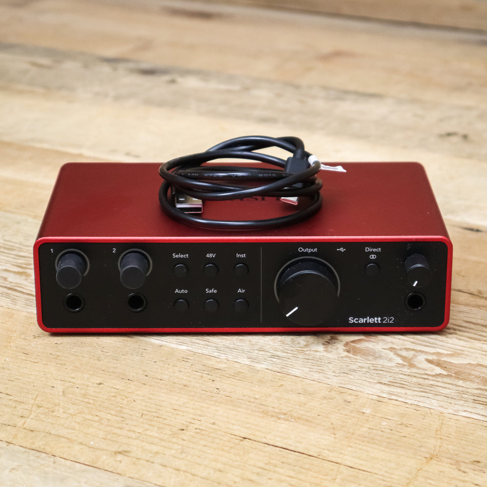 Focusrite Scarlett 2i2 (4th Gen) USB Audio Interface