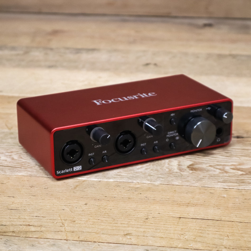 Focusrite Scarlett 2i2 (3rd Gen) USB Audio Interface