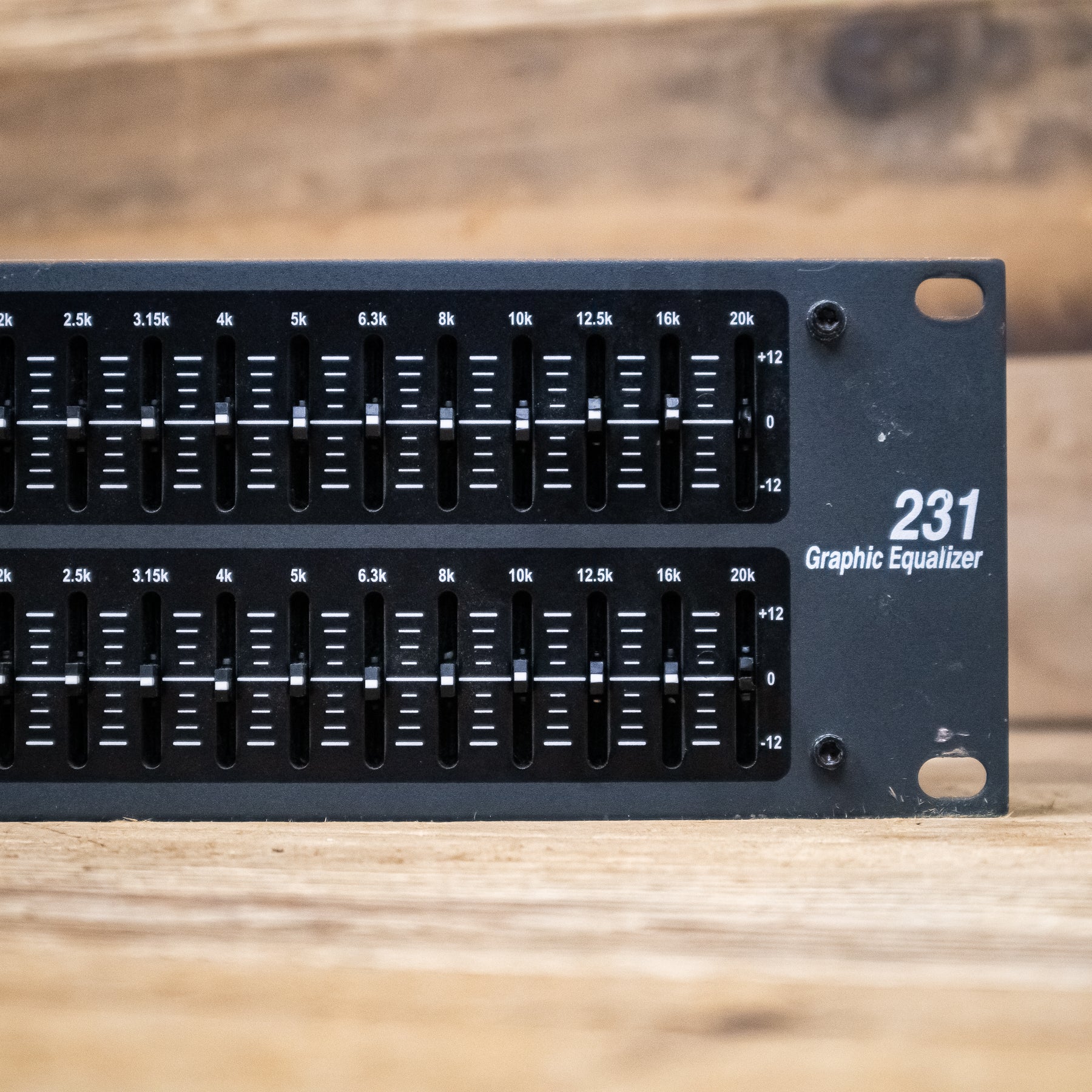DBX 231 Dual 31-Band Graphic Equalizer – Pixel Pro Audio
