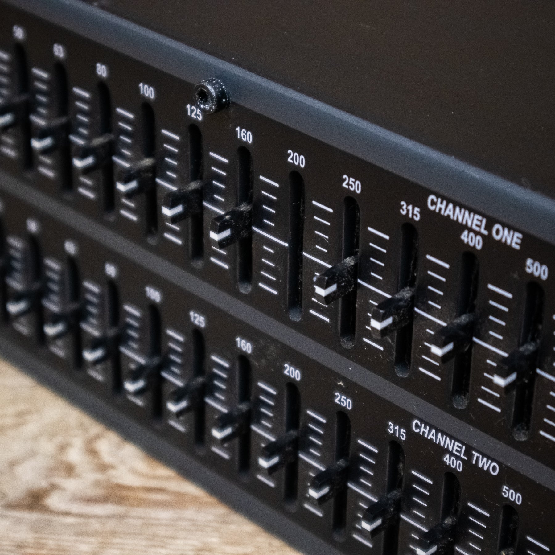 DBX 231 Dual 31-Band Graphic Equalizer – Pixel Pro Audio