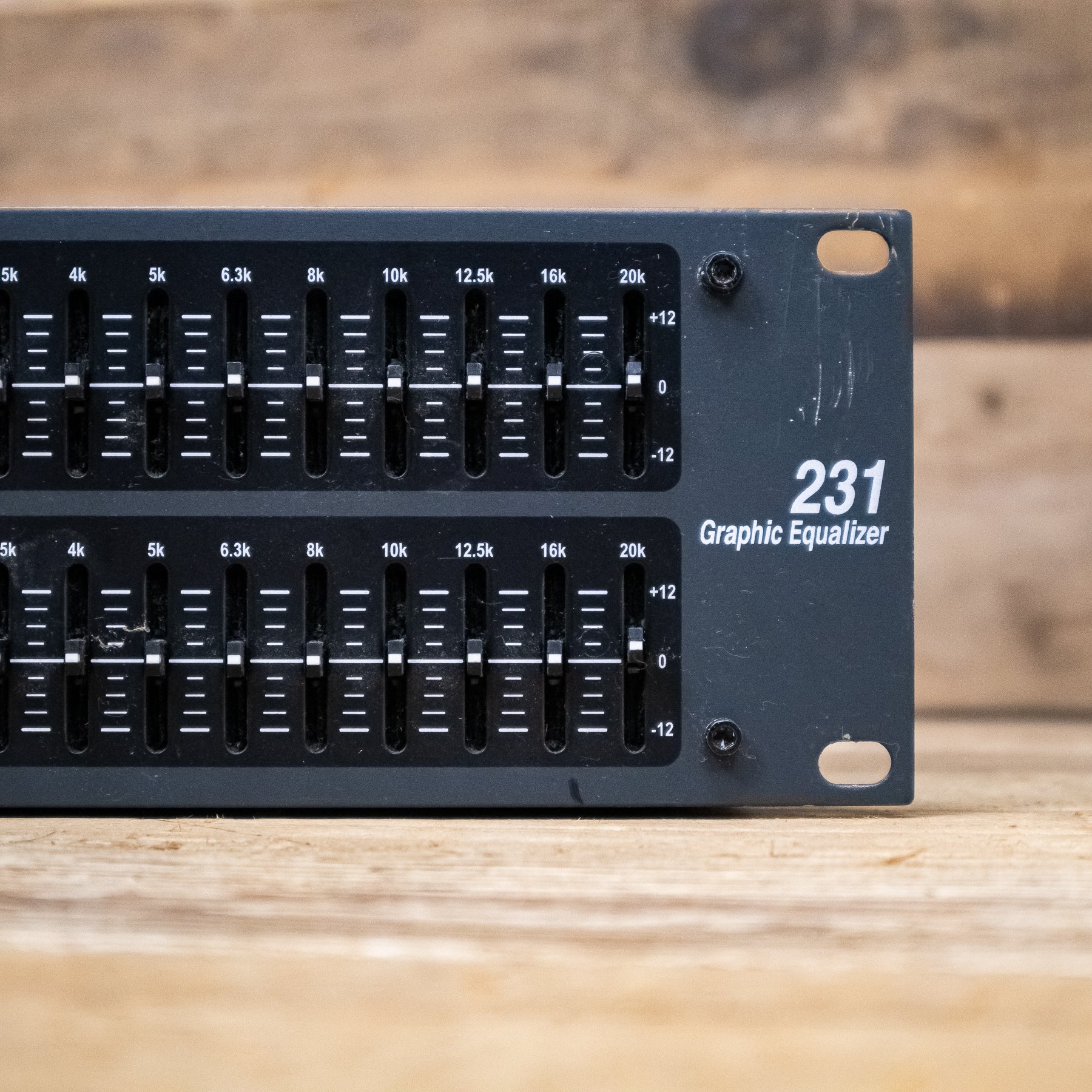 DBX 231 Dual 31-Band Graphic Equalizer – Pixel Pro Audio