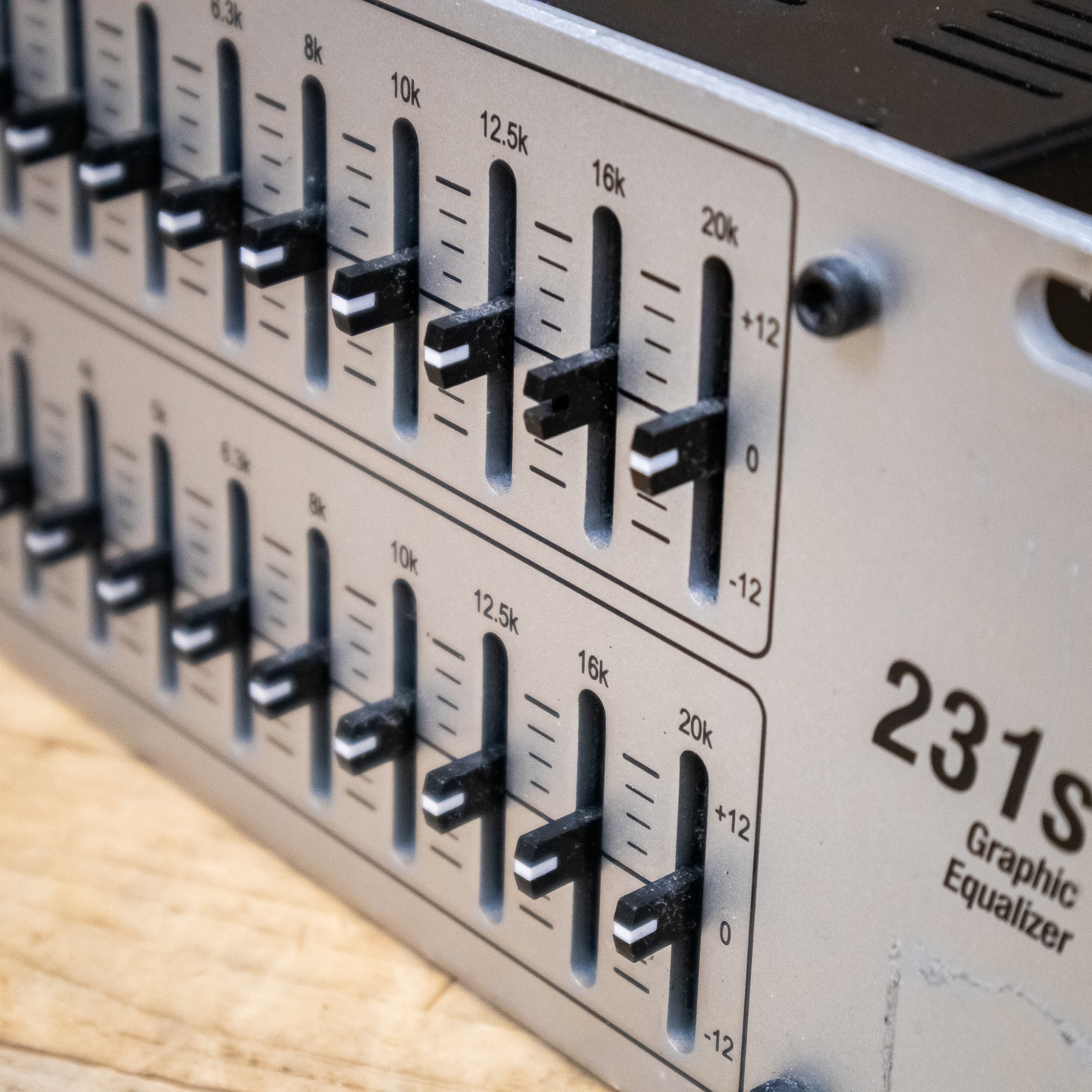 DBX 231S Dual 31-Band Graphic Equalizer – Pixel Pro Audio