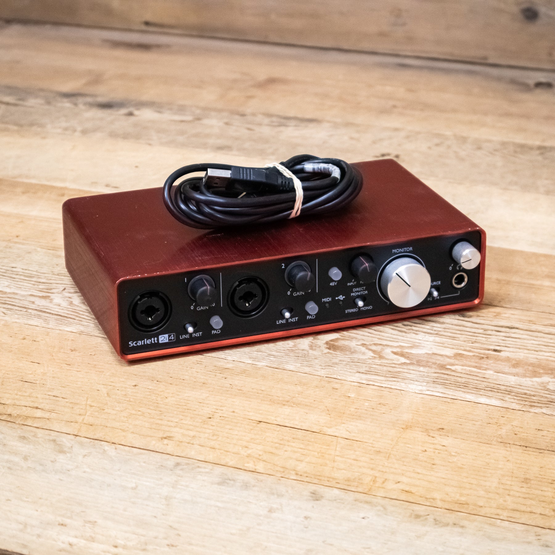 Focusrite Scarlett 2i4 (2nd Gen) USB Audio Recording Interface