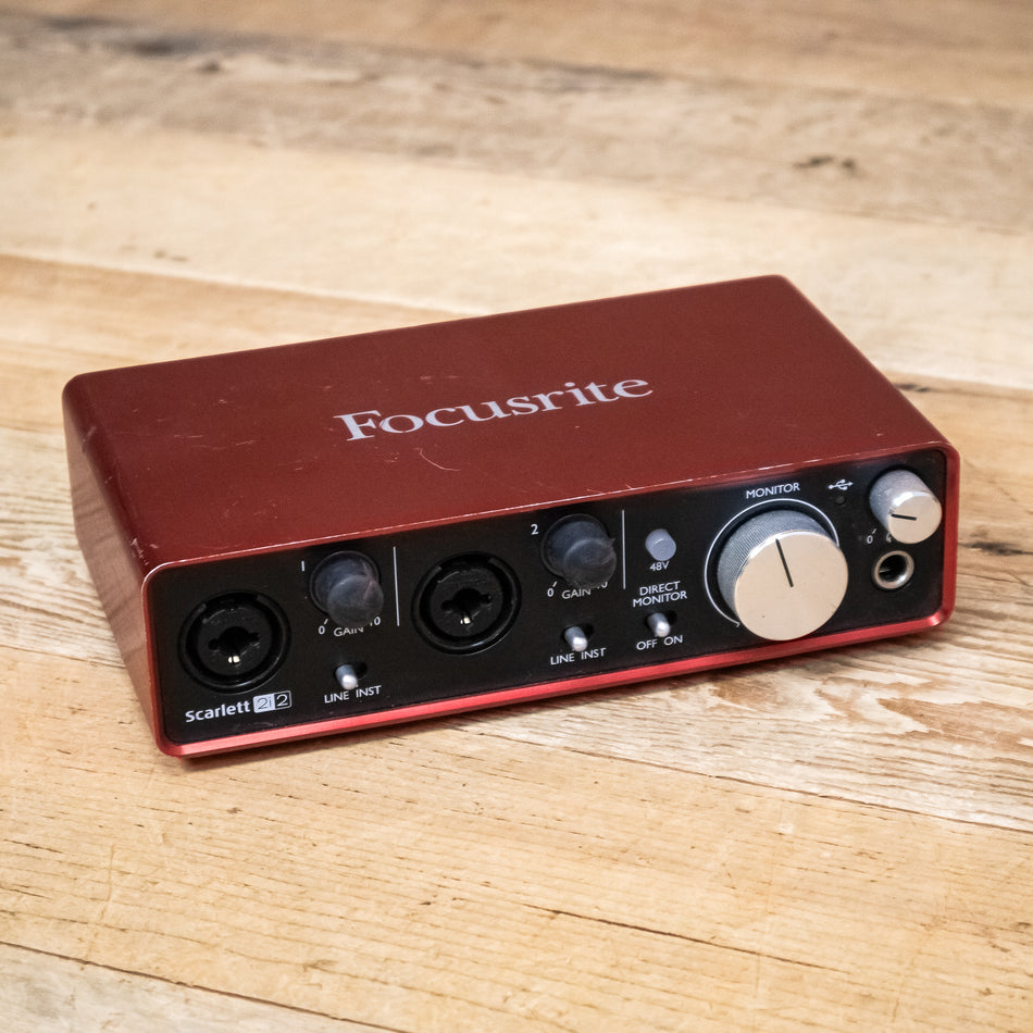 Focusrite Scarlett 2i2 (2nd Gen) USB Audio Interface