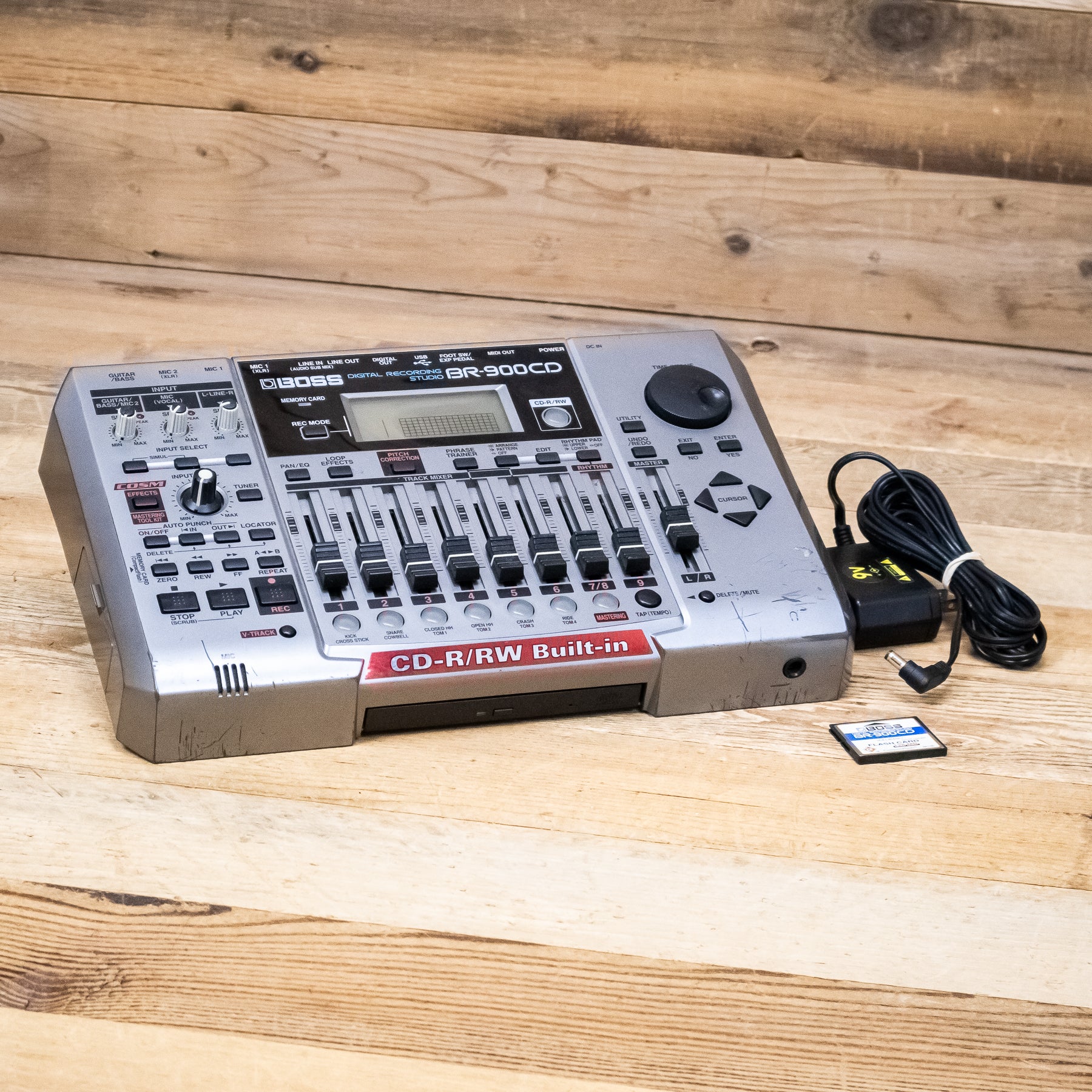 Boss BR-900CD (BR900CD) Digital 8-Track Multitrack Recorder