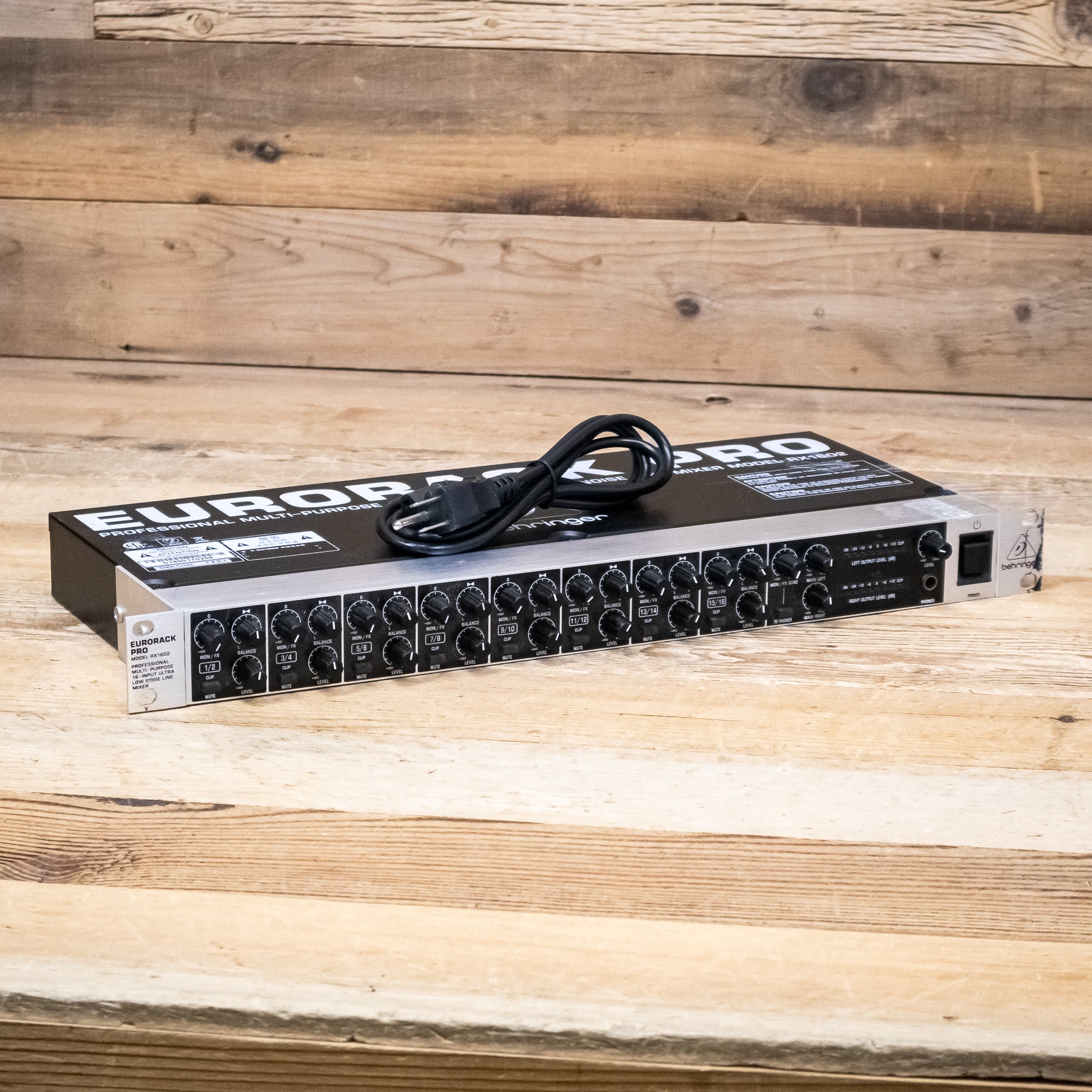 behringer ラインミキサー EURORACK PRO RX1602 箱付 Behringer Eurorack Pro RX1602 16-Input Stereo Line Mixer – Pixel