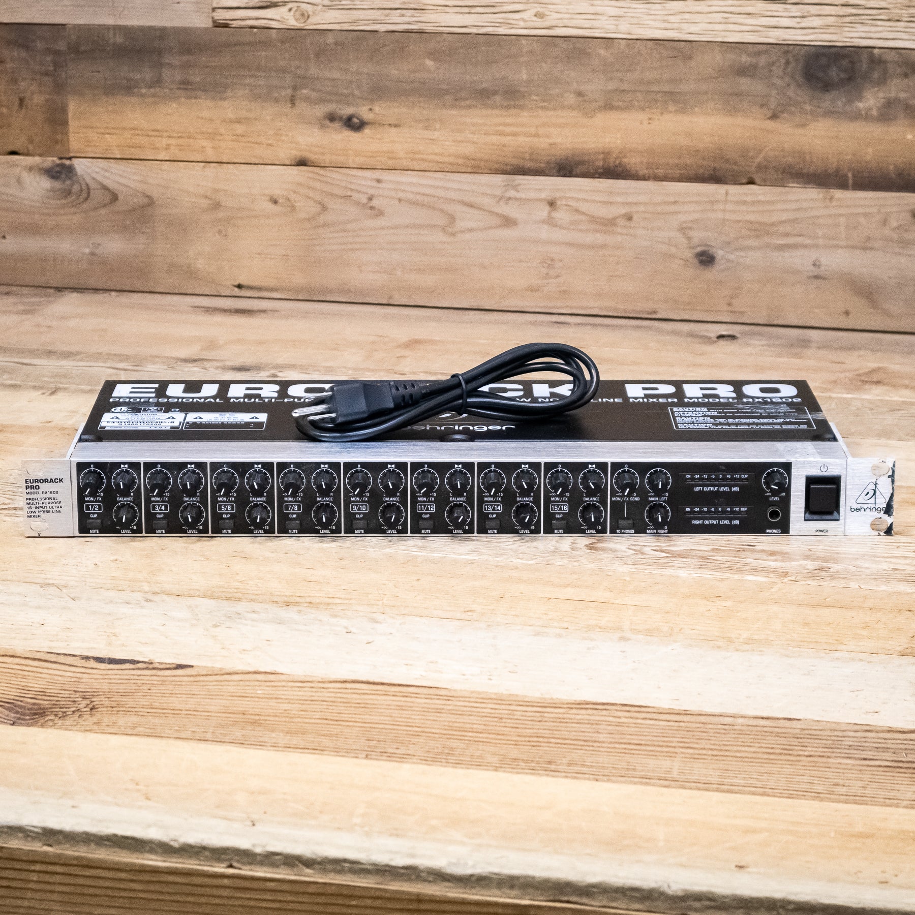 Behringer Eurorack Pro RX1602 16-Input Stereo Line Mixer – Pixel