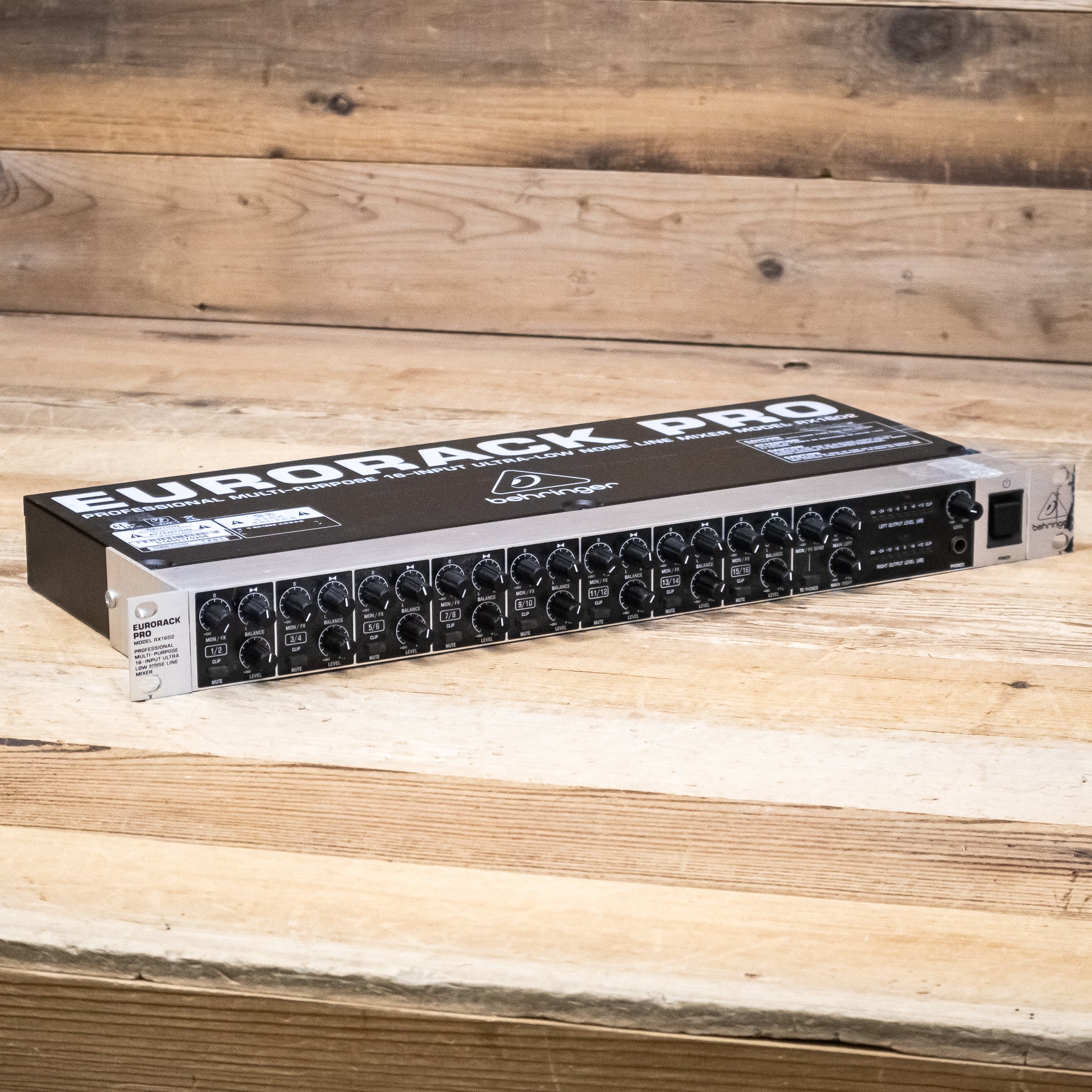 Behringer Eurorack Pro RX1602 16-Input Stereo Line Mixer – Pixel