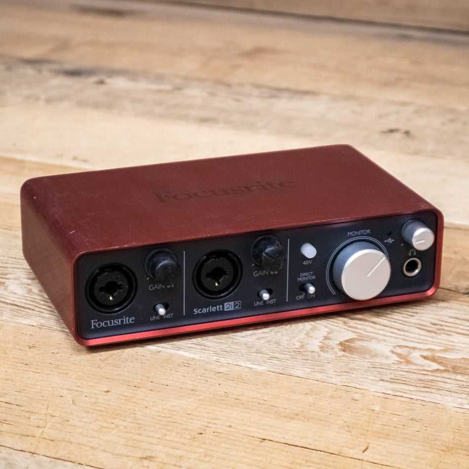 Focusrite Scarlett 2i2 USB Audio Recording Interface
