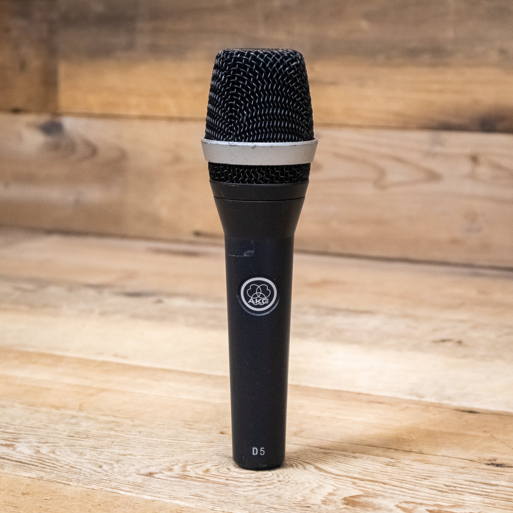 AKG D5 Professional Supercardioid Dynamic Vocal Microphone – Pixel